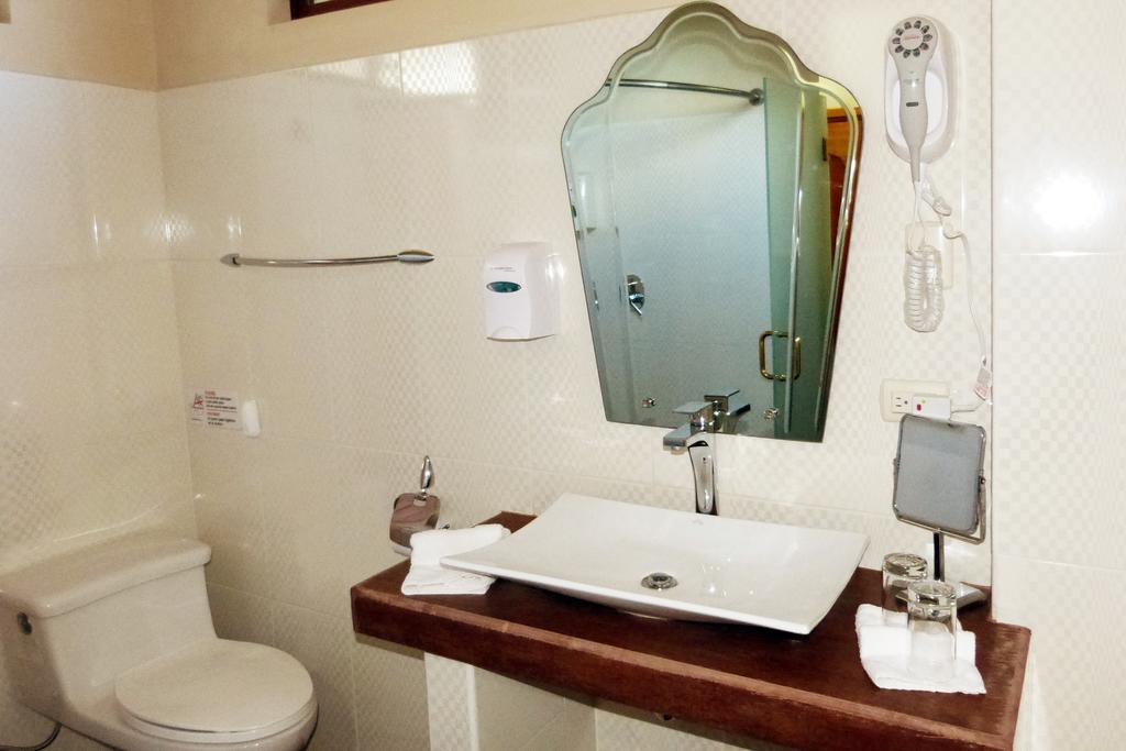 Hotel Palace Galapagos Пуэрто-Айора Номер фото